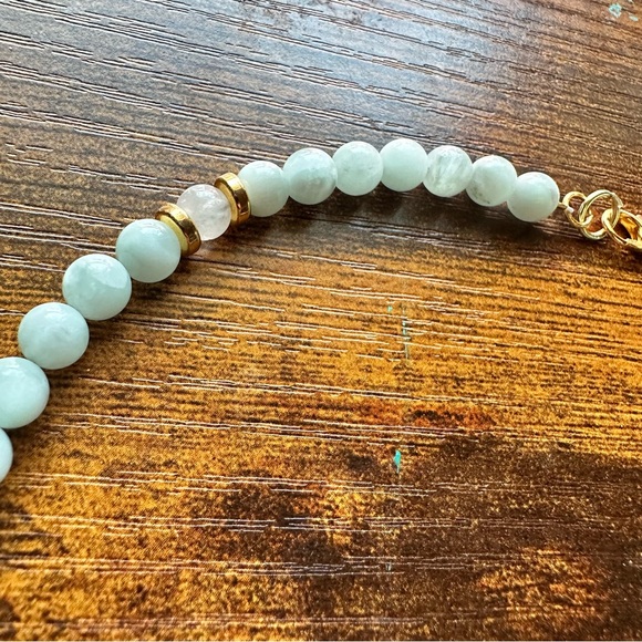 Green Moonstone and Clear Quartz Beaded Necklace - Picture 4 of 5